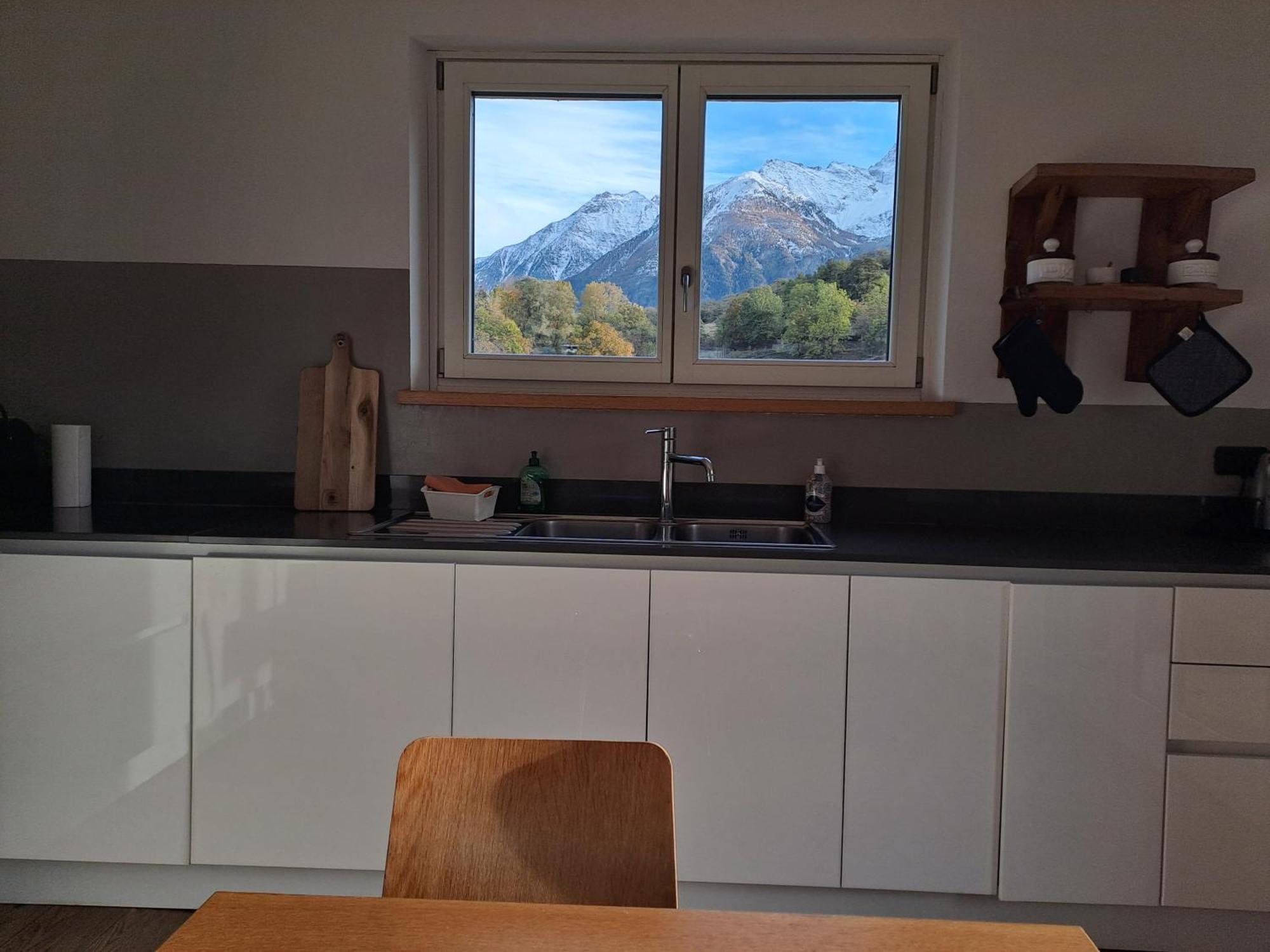 Aosta Stunning Panoramic Views From Modern Two Bedroom Apartment Exterior foto